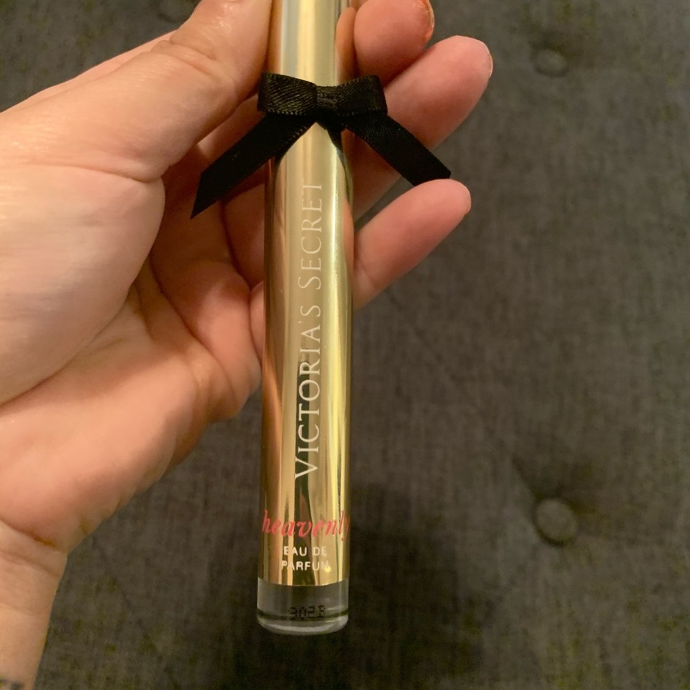 Victoria Secret Heavenly roll on perfume
